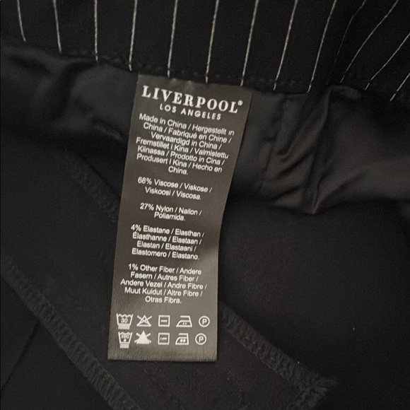 Liverpool Black Capri Pants Structured Design - Picture 3 of 9